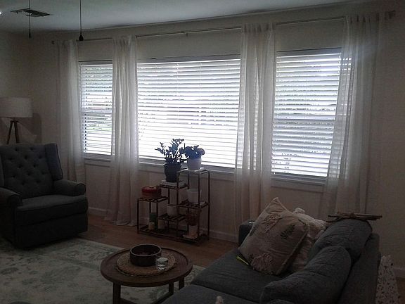 3rd image of 411 N Murray Ave