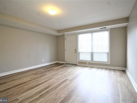 3rd image of 5282 Maris Ave #5282