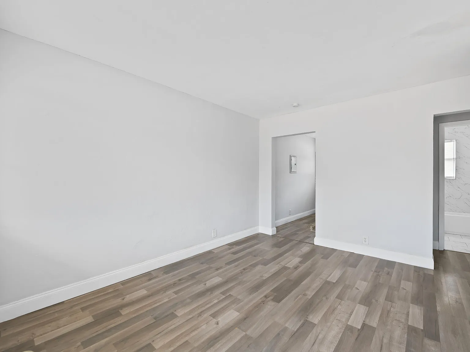 12 bed, 6.0 bath, 3980 sqft, $1,600 — Photo 4