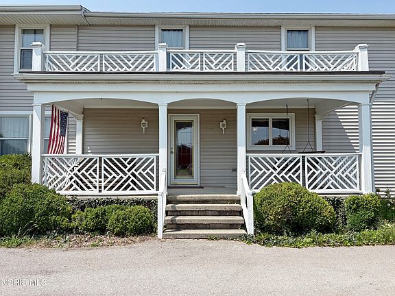 3rd image of 16010 W Poe Rd