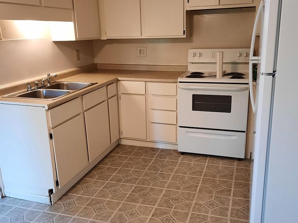 1st image of 1100 W Chestnut St