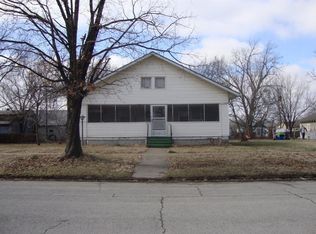 709 N 11th St, Independence, KS 67301