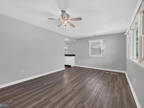 4th image of 132 Hannold Blvd