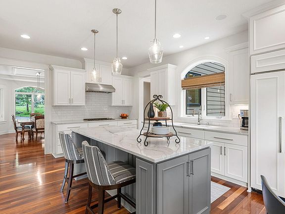 2nd image of 710 Shadyview Ln N