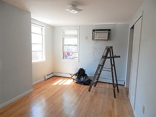 Rented by Capri Jet Realty Corp | media 4