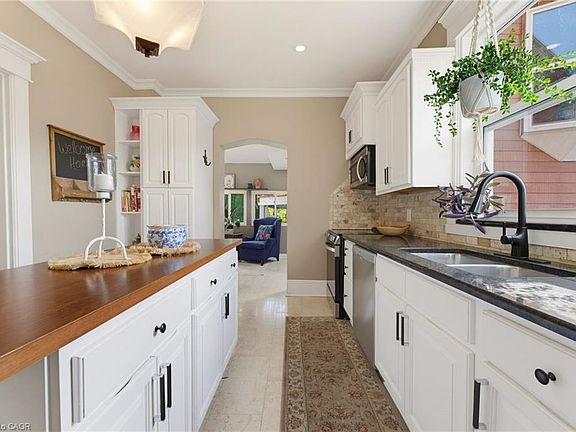4th image of 52 Rooshill Ave