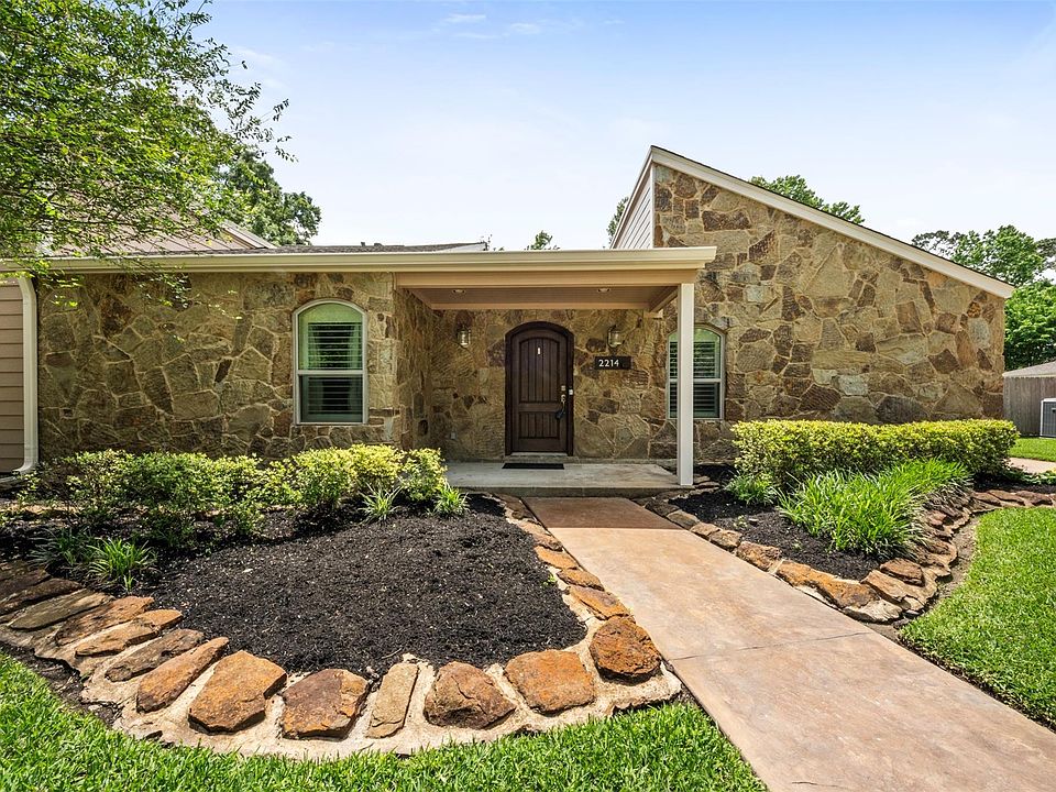1st image of 2214 Lakeville Dr