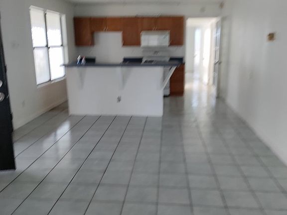 3rd image of 15351 Fm 1836