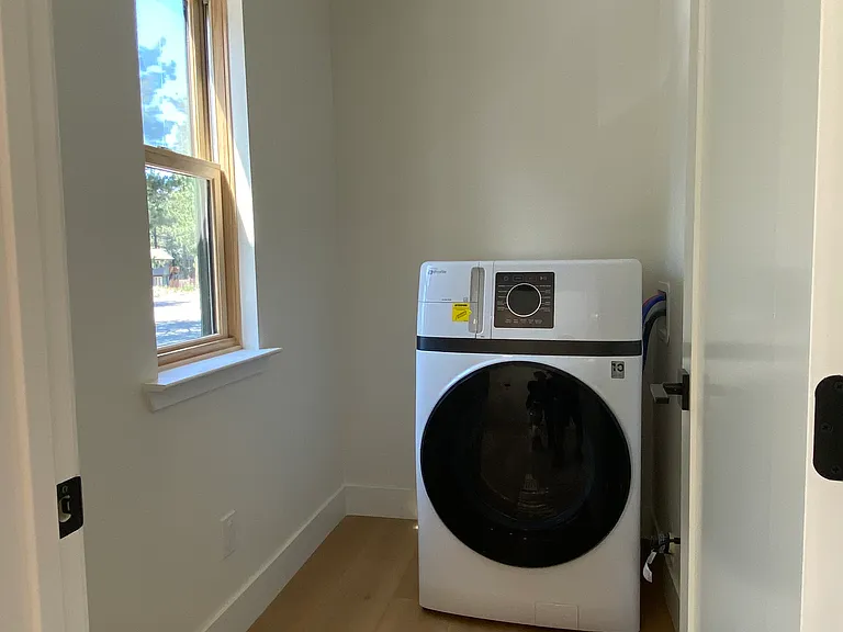 2931 Lakewood Cir #B — Photo 9