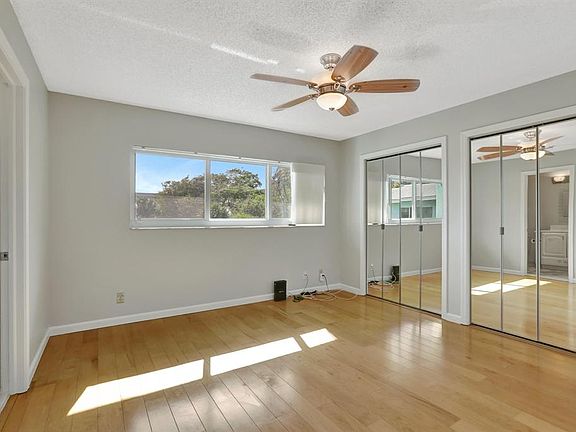 3rd image of 884 SE 19th Ave