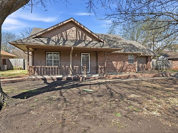 2nd image of 3118 Normandy Dr