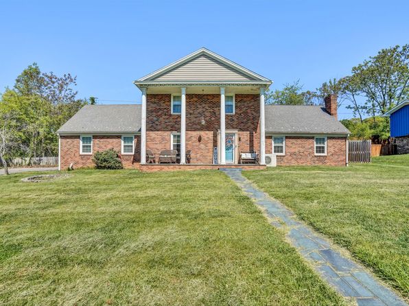 24153 Real Estate 24153 Homes For Sale Zillow