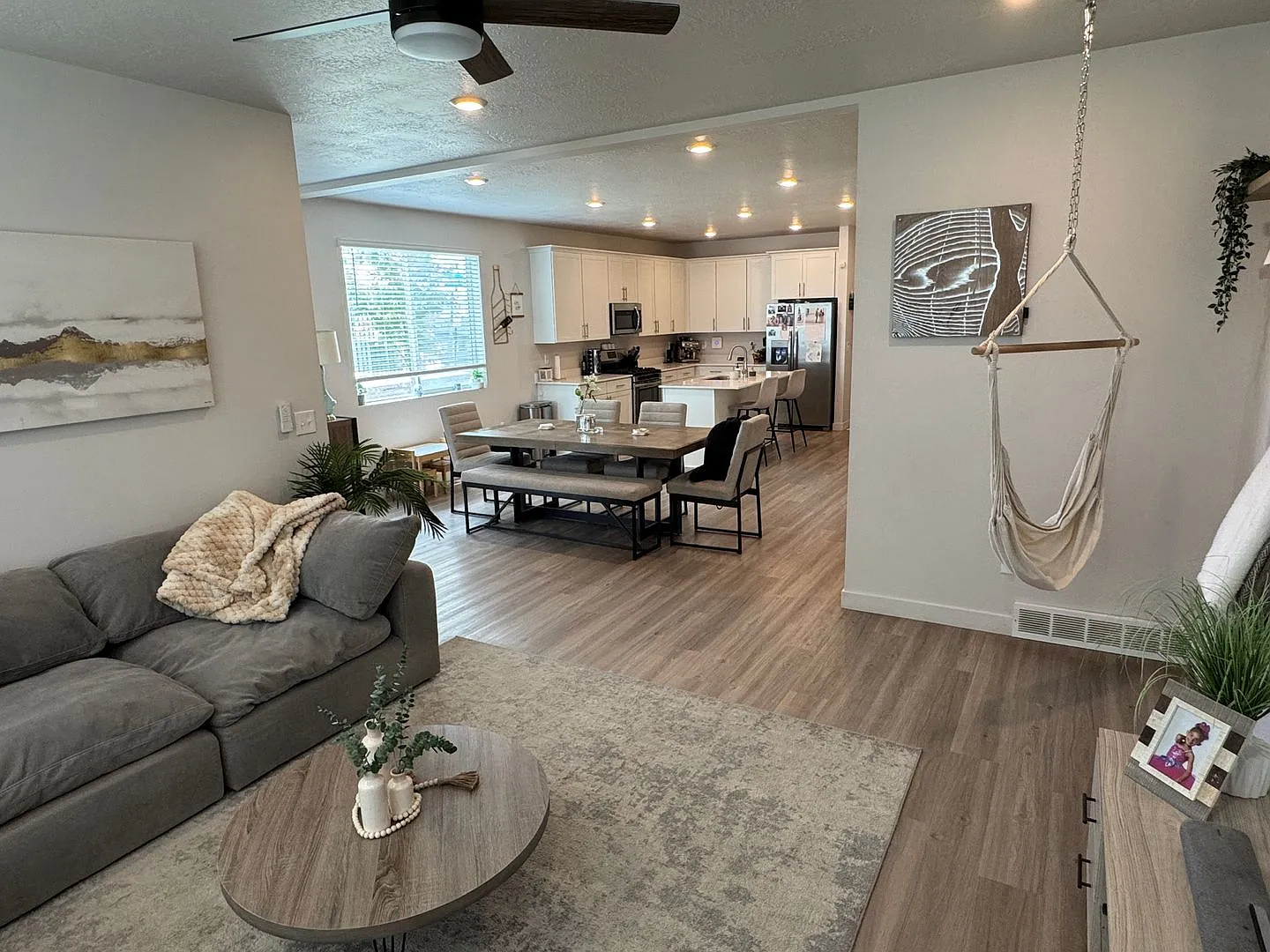 Beautiful NEW build, 4 bedroom 2 bathroom — Photo 4