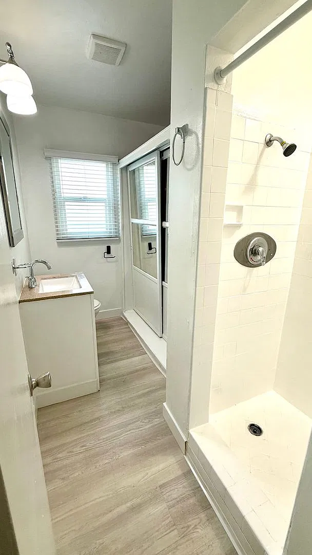 2021 W Olive Ave Burbank, CA 91506 — Photo 1
