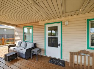 975 Holiday Dr, Crystal Beach, TX 77650