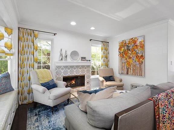 5th image of 24 Oak Knoll Gardens Dr