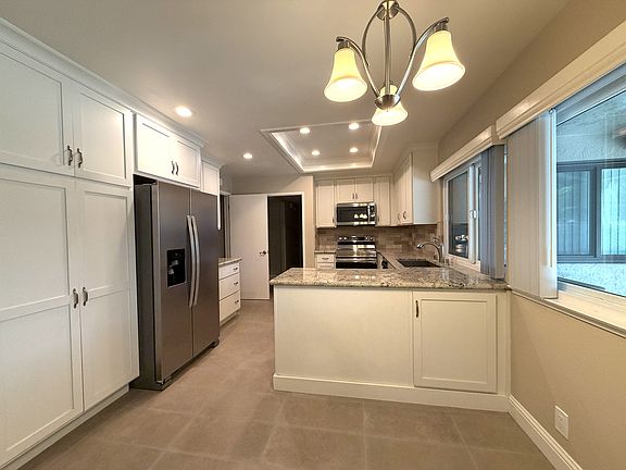 4th image of 7387 Hillsdale Dr