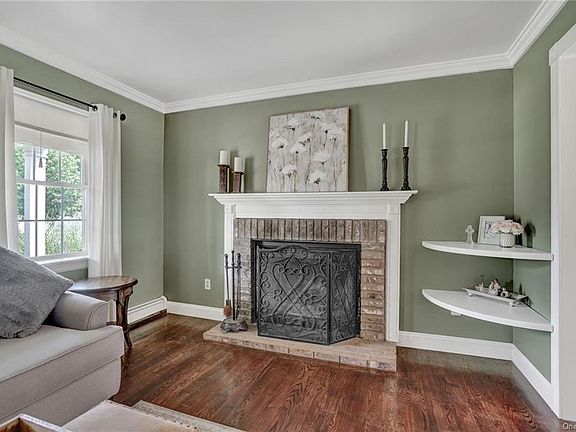 4th image of 14 Sycamore Dr