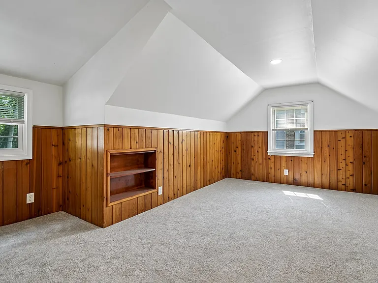 47 Rose Ave — Photo 18