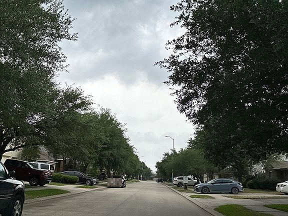 5th image of 3818 Flatwood Dr