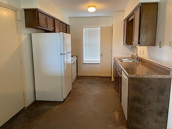 3rd image of 603 Cates Dr