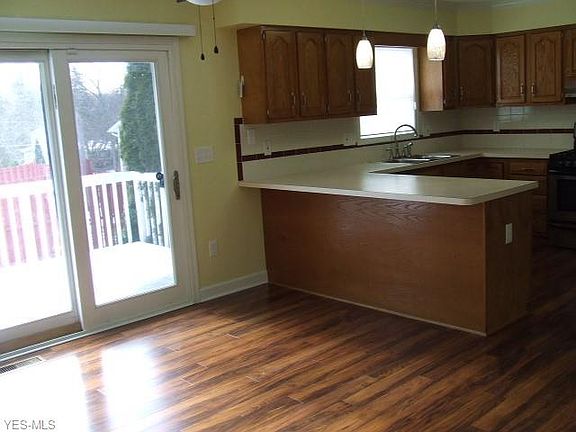 4th image of 31 Shanafelt Ave