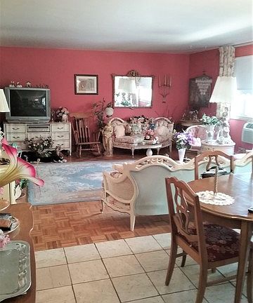 3rd image of 6231 W 94th St APT 3NE