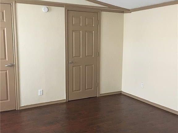 3rd image of 127 Rose Ln