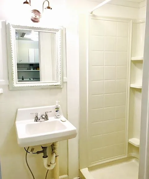 122 W Jones St #A — Photo 14
