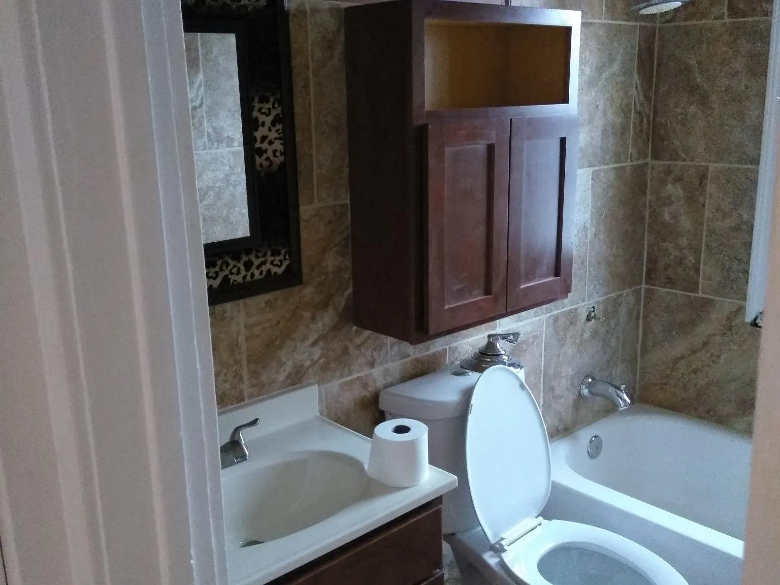 2 bed, 890 sqft, $1,300 — Photo 3