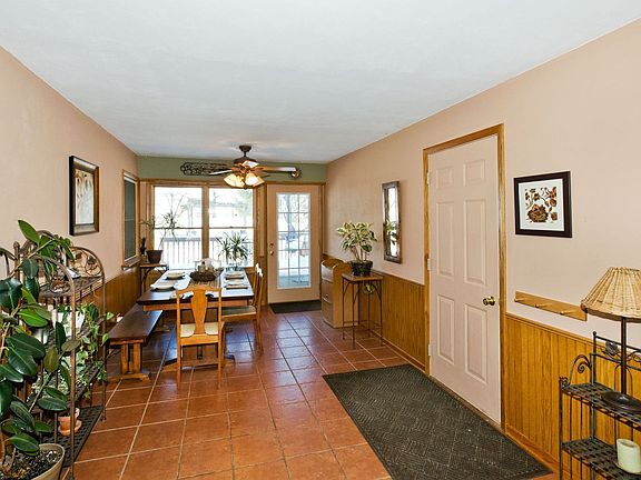 4th image of 9412 Oscaree Dr