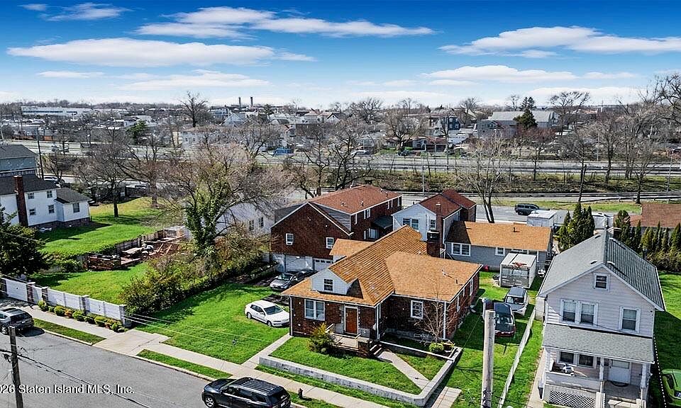 1st image of 572 Villa Ave