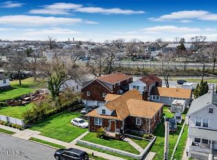 572 Villa Ave, Staten Island, NY 10302