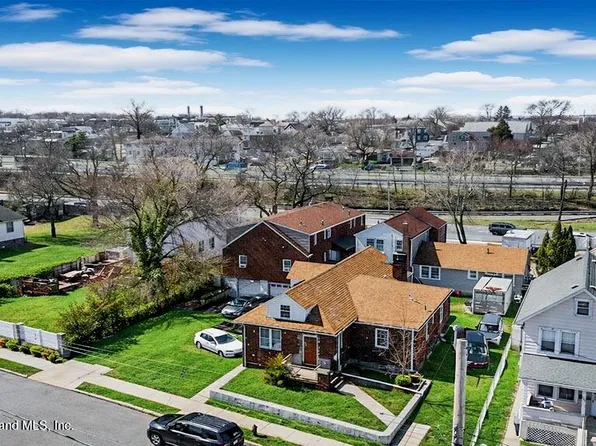 572 Villa Ave, Staten Island, NY 10302