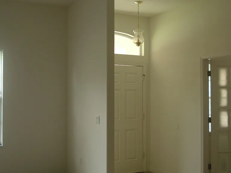 67 Parkway Dr — Photo 1