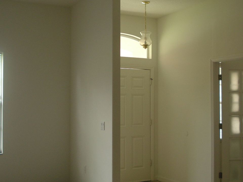 1st image of 67 Parkway Dr