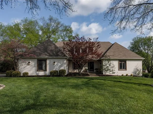 12716 El Monte St, Leawood, KS 66209