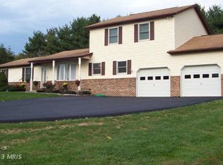 4281 Wolf Hill Dr, Hampstead, MD 21074