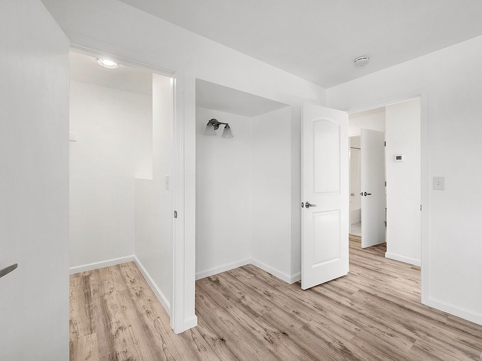 1st image of 1430 42nd Ave APT 3