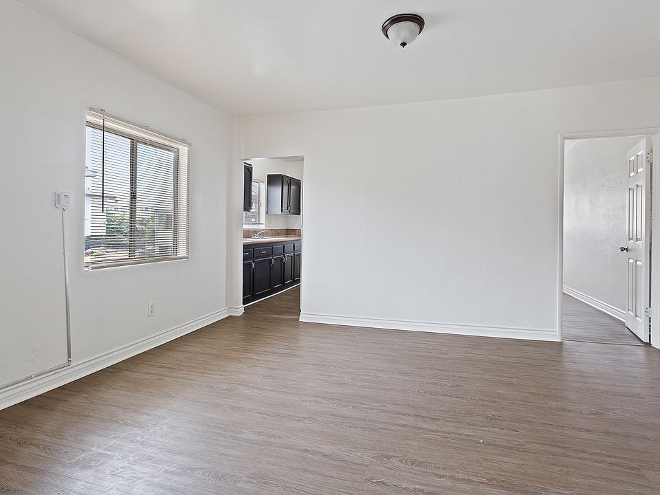 1st image of 600 W 41st Dr Unit 1/4