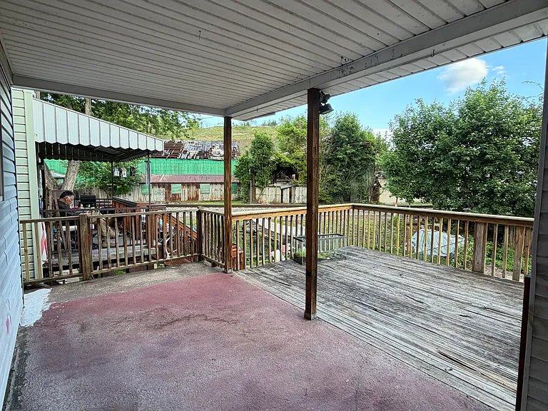 22 Weible St — Photo 3