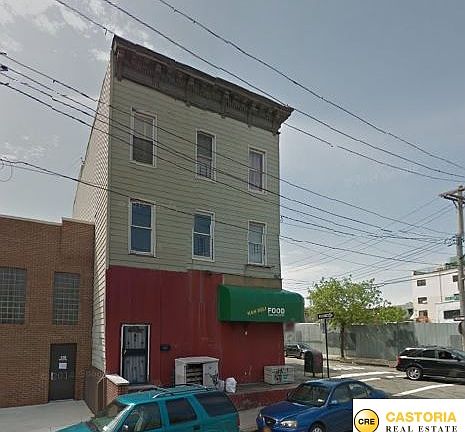 4th image of 328 Nassau Ave