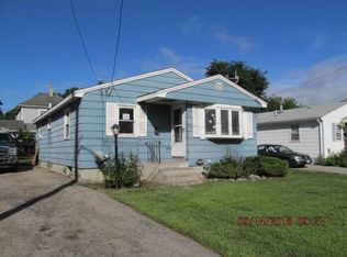 71 Earl Ave, Riverside, RI 02915
