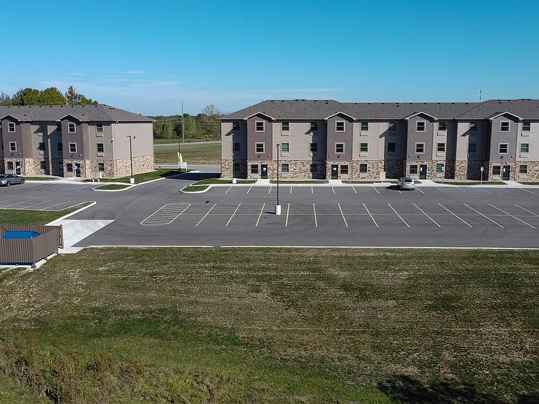 Crossroads Place Apartments — Photo 90