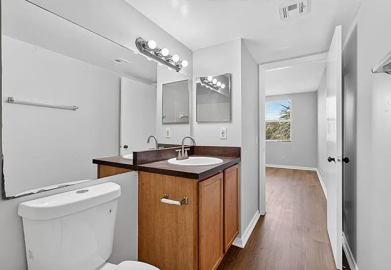 760 Executive Center Dr #32 — Photo 11
