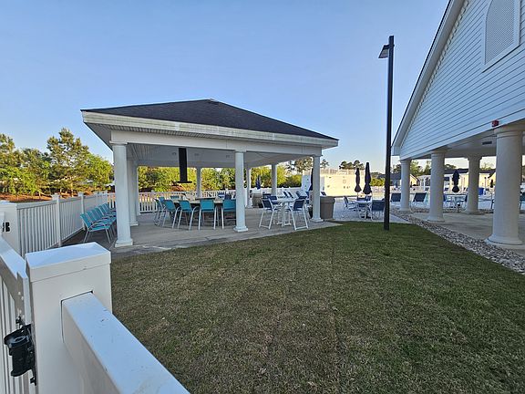 4th image of 2029 Wild Indigo Cir NW