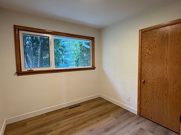 4th image of 211 Strathmillan Rd