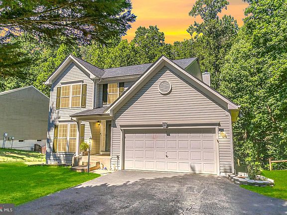 2nd image of 21 Silverthorn Ct