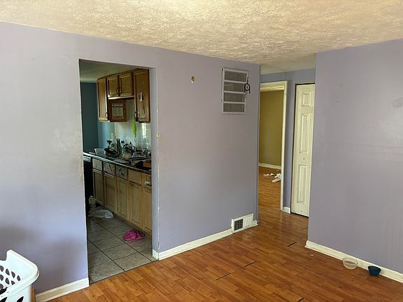 3rd image of 4342 Columbia Ave