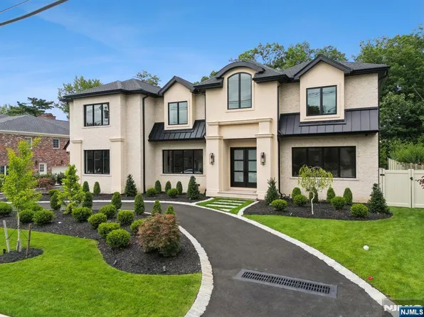 50 Roberts Rd, Englewood Cliffs, NJ 07632